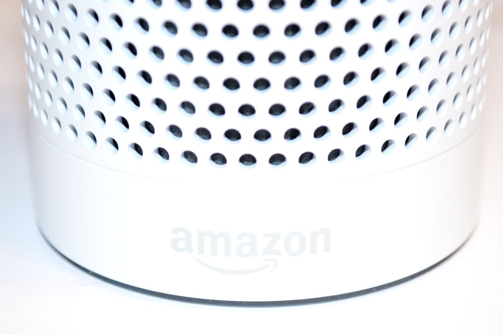 Amazon Echo & Echo Dot - Unboxing - Echo Unten